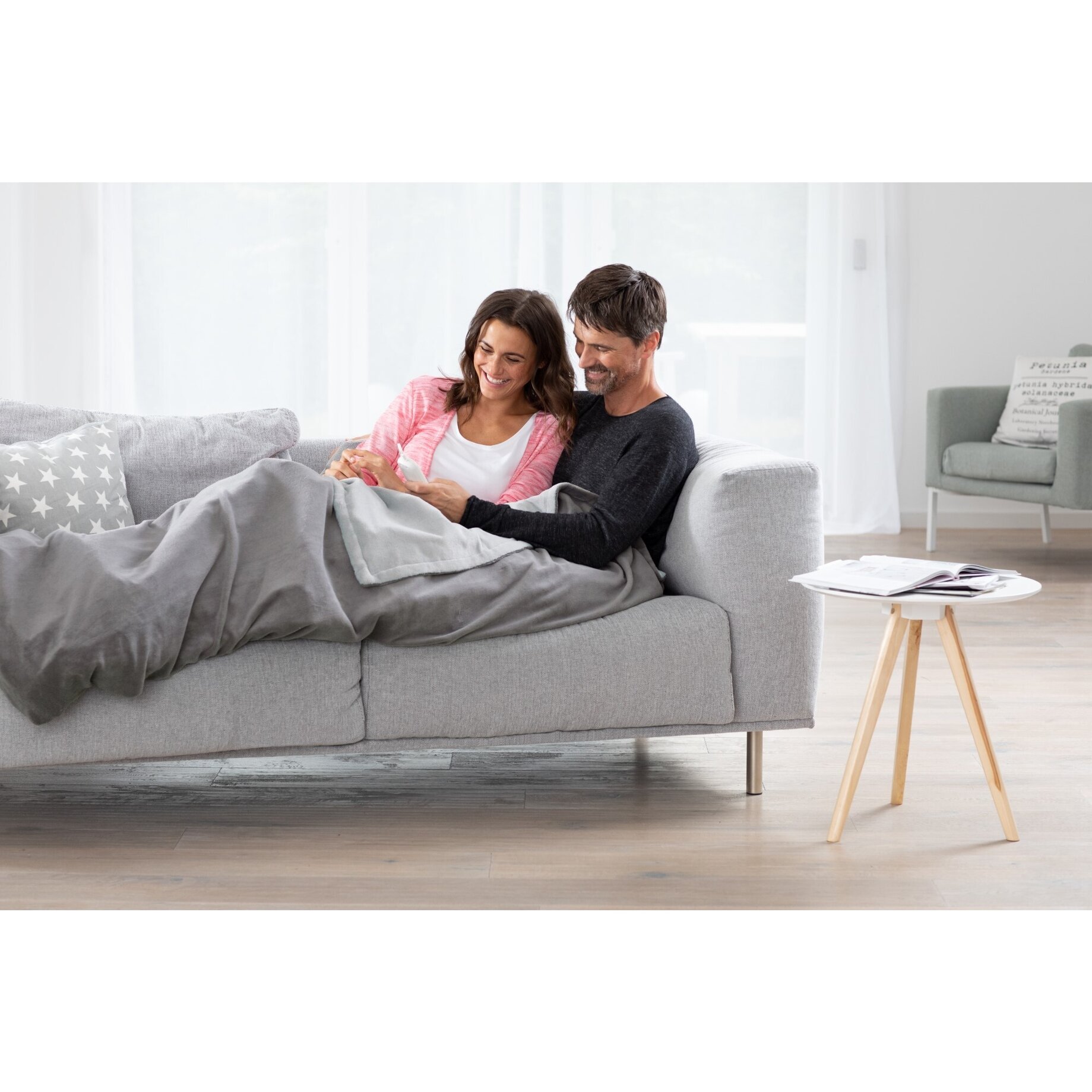 Couch, Mobiliar, Erwachsener, Person, Frau