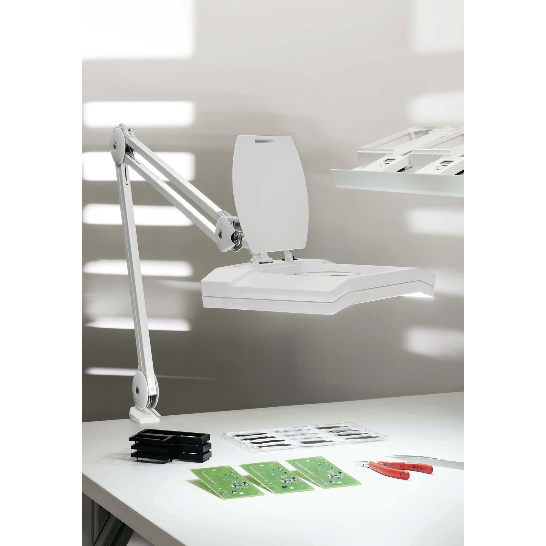 LED-Lupenleuchte MAULvitrum