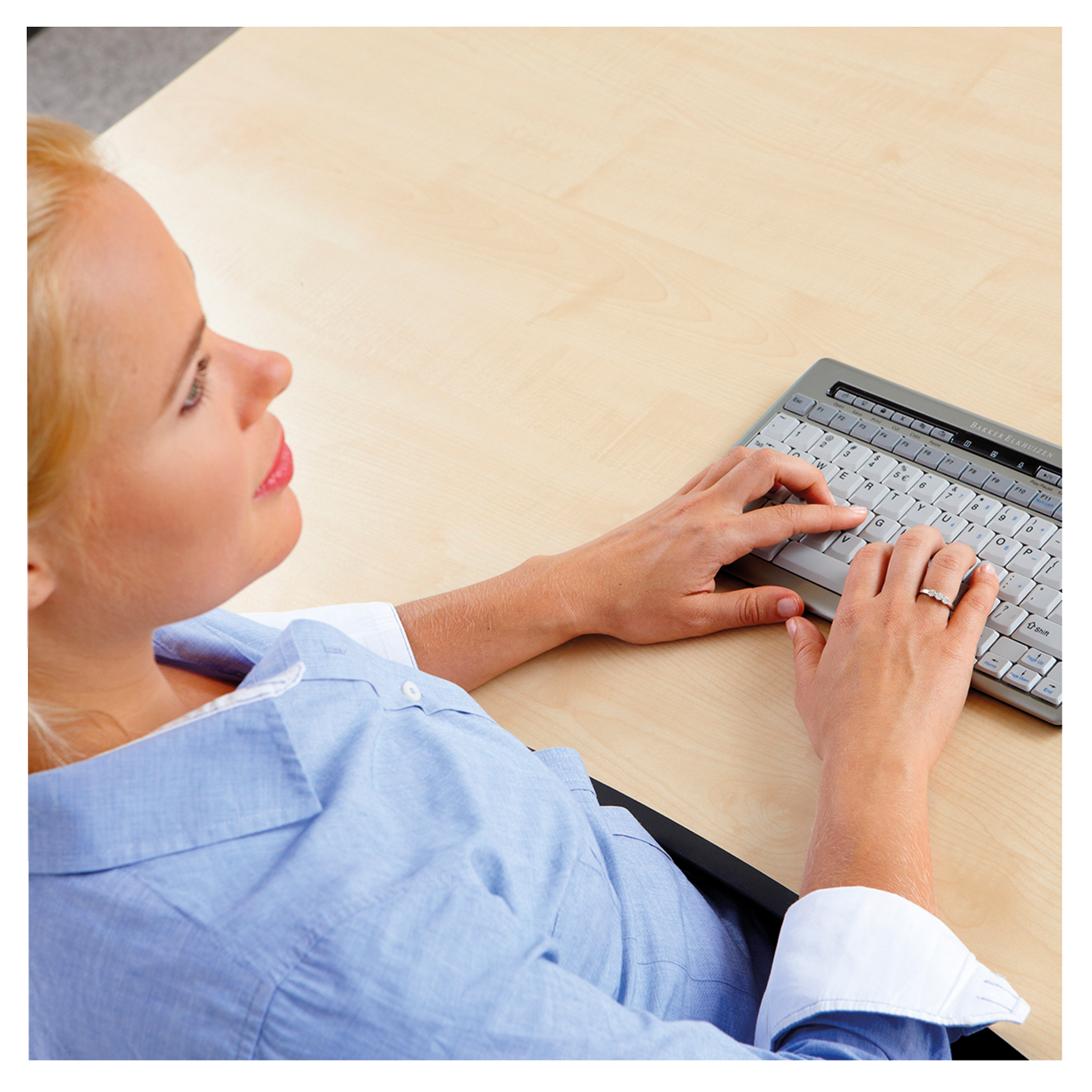 Computer, Computerausrüstung, Computer-Tastatur, Laptop, Finger