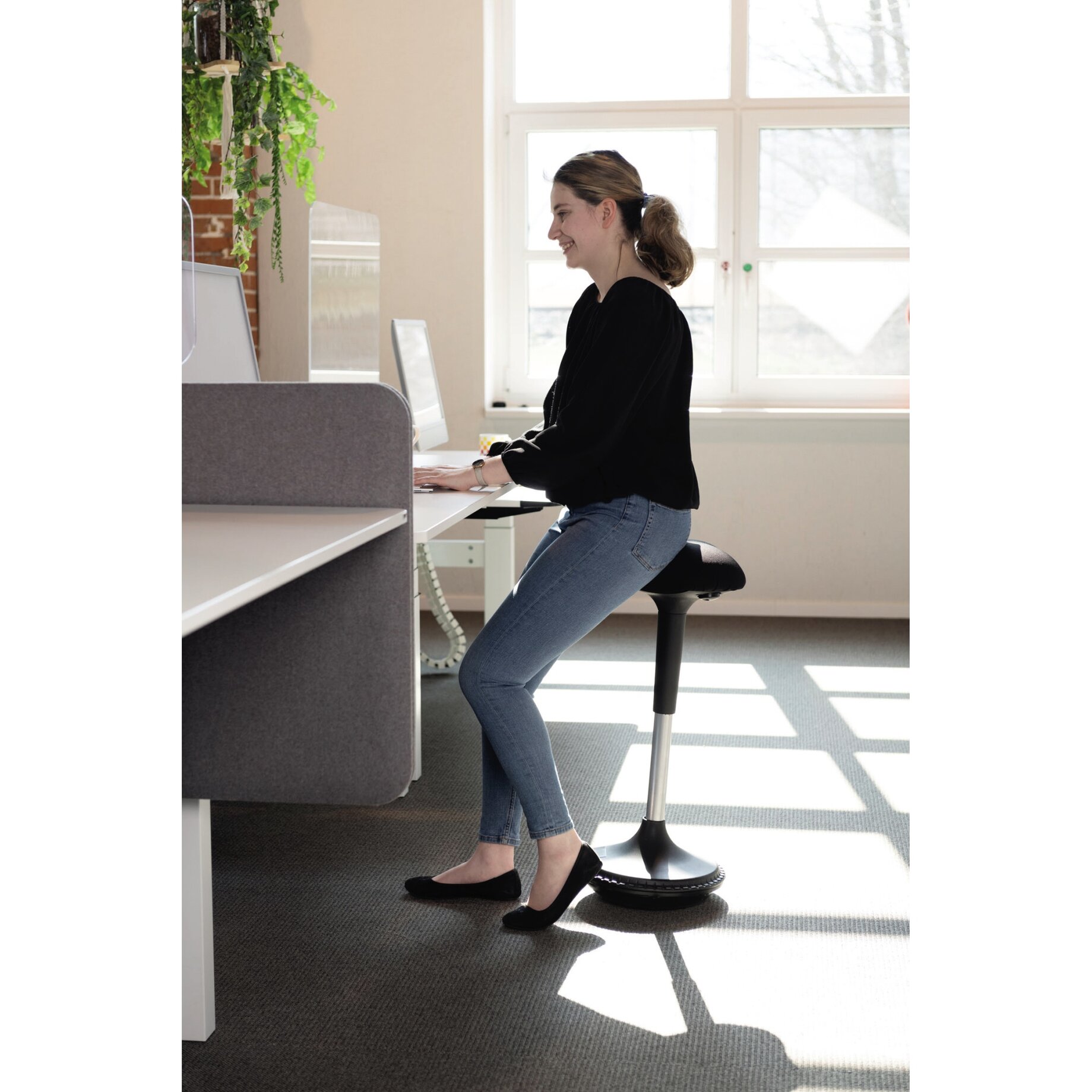 Schreibtisch, Mobiliar, Tabelle, Person
