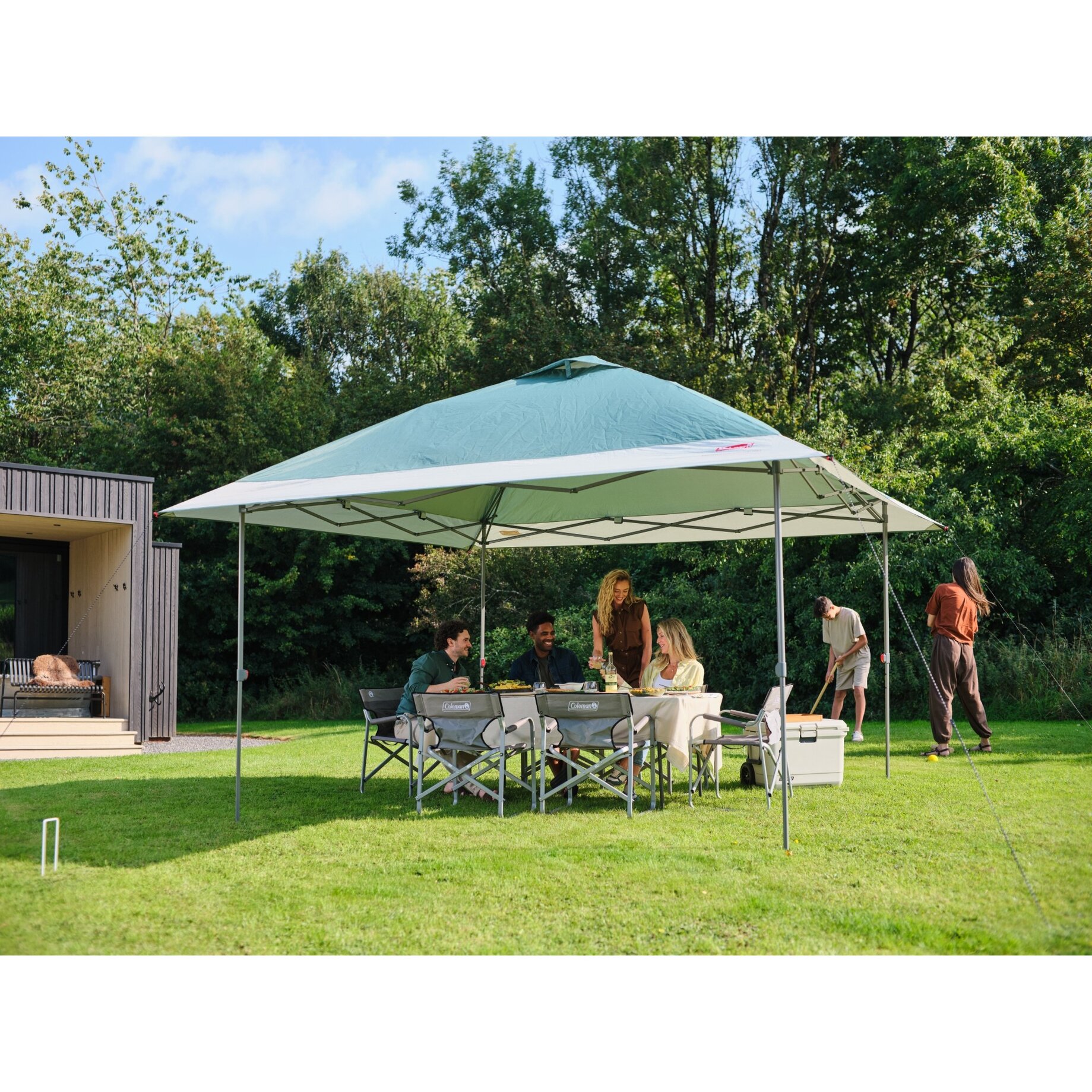 gazebo, Außenzelt, Patio-Party, Tisch und Stühle, Gartenparty, garten-zaun, sonnenschutz, camping-tisch, klappstuhl, gartenbehausung