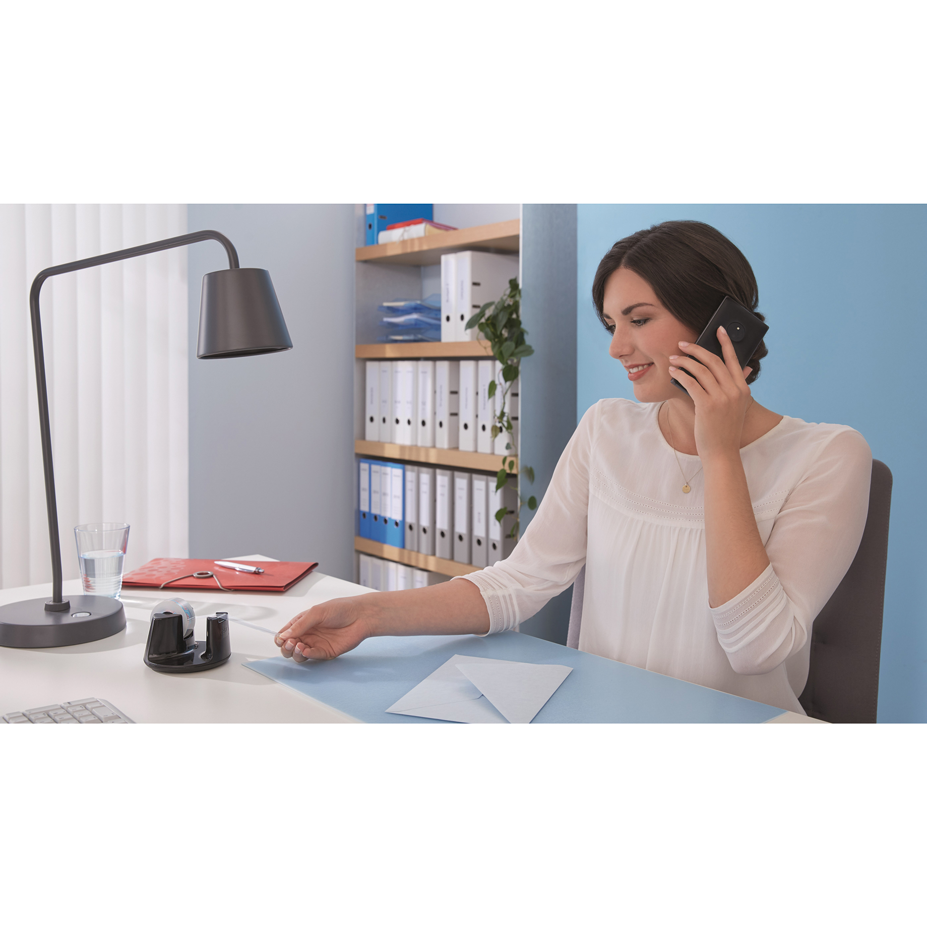 office, Telefon, Schreibtisch, Dokumente, Frau