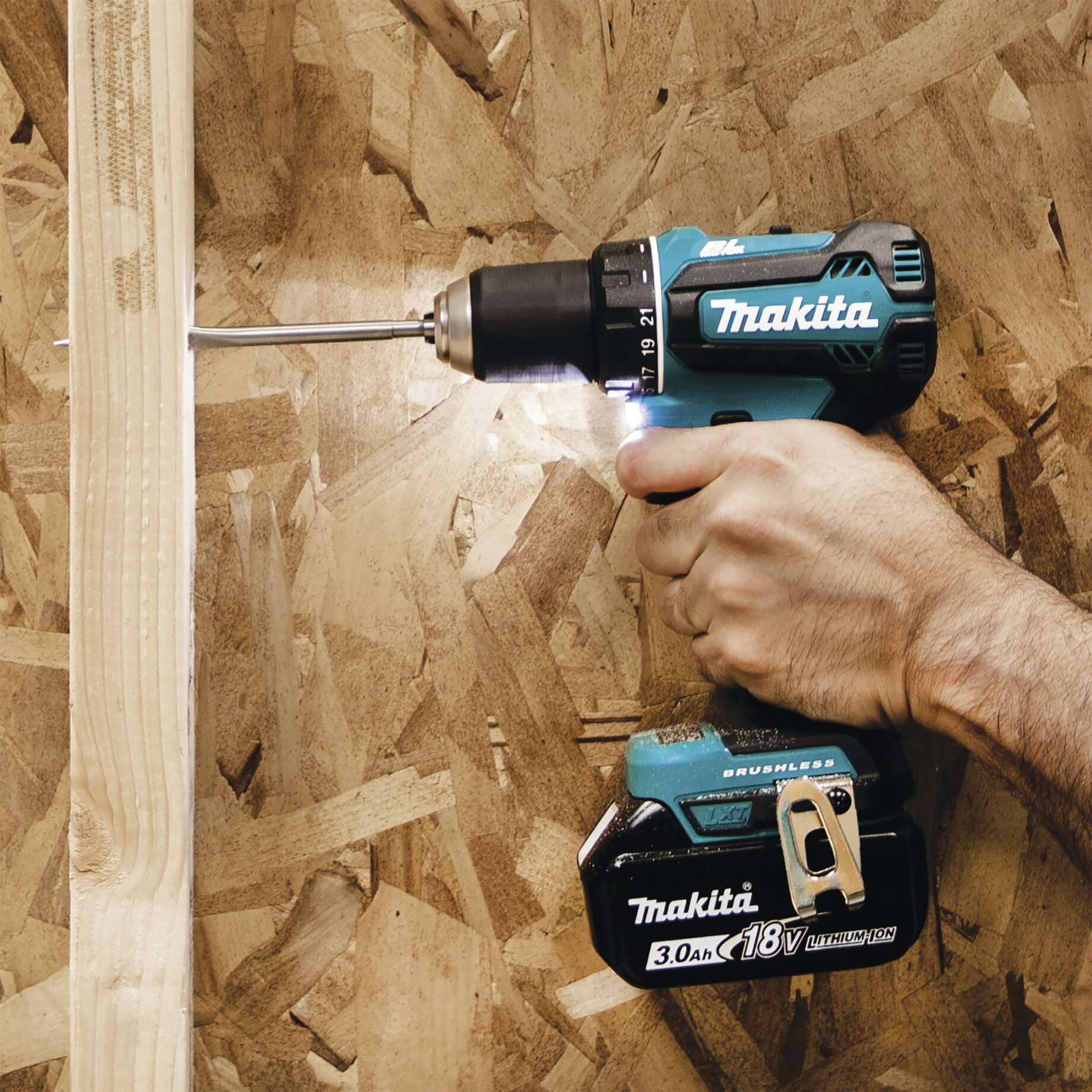 Makita Akku-Bohrschrauber 18V/3Ah 2Akkus +Ladegerät