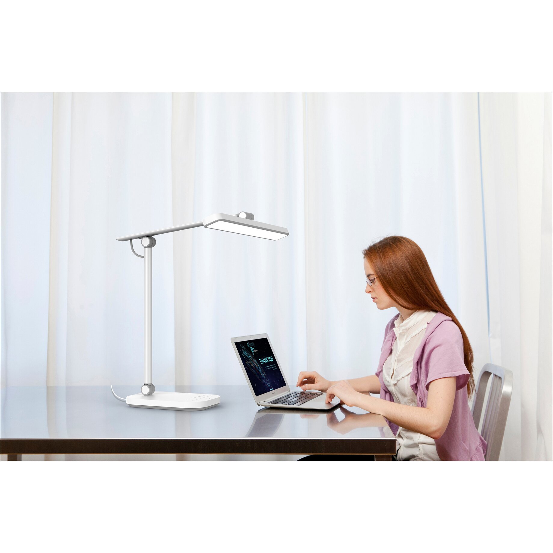 Moebel, Tabelle, Schreibtisch, Lampe, Person